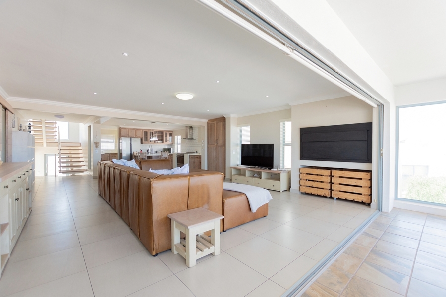 5 Bedroom Property for Sale in Paradise Beach Western Cape